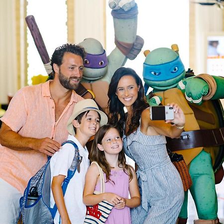 Nickelodeon Hotels & Resorts Punta Cana Exteriör bild The Teenage Mutant Ninja Turtles at the Nickelodeon Hotel in Punta Cana, Dominican Republic