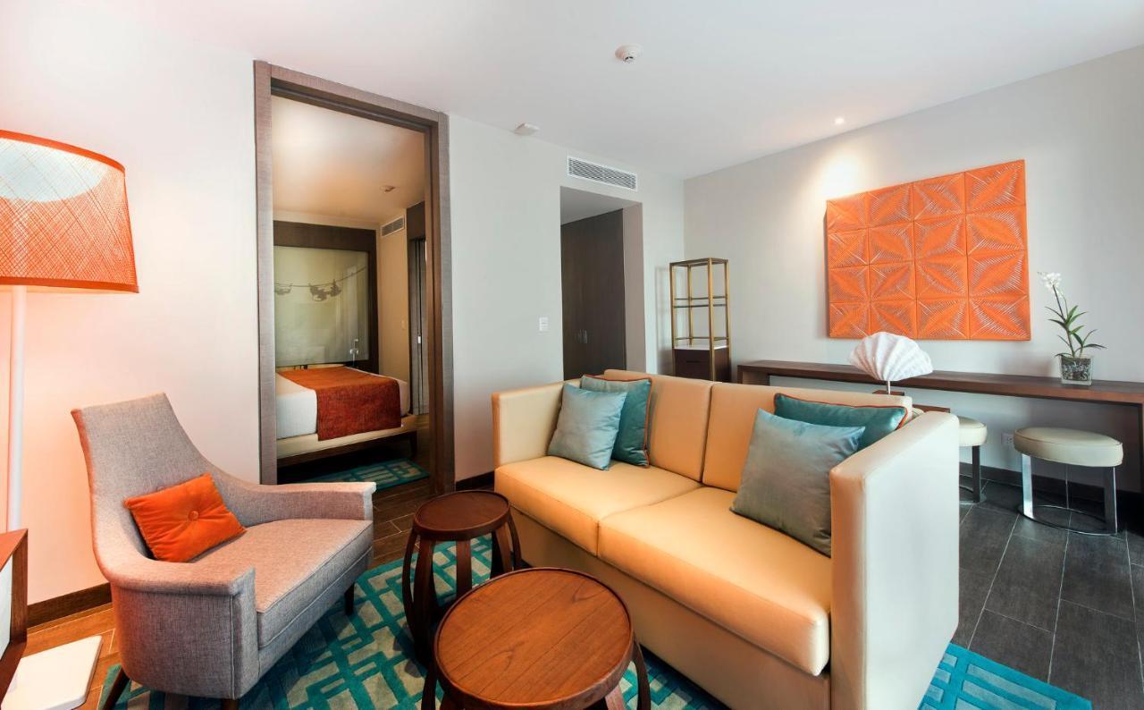 Nickelodeon Hotels & Resorts Punta Cana Exteriör bild A suite at the hotel