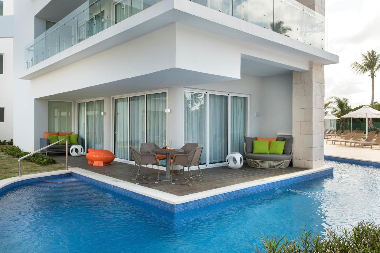 Nickelodeon Hotels & Resorts Punta Cana Exteriör bild A swim-out suite at the Hard Rock Hotel in Cancun, Mexico