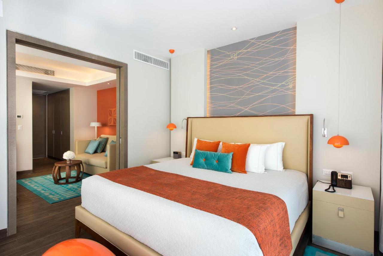 Nickelodeon Hotels & Resorts Punta Cana Exteriör bild A bedroom at the hotel